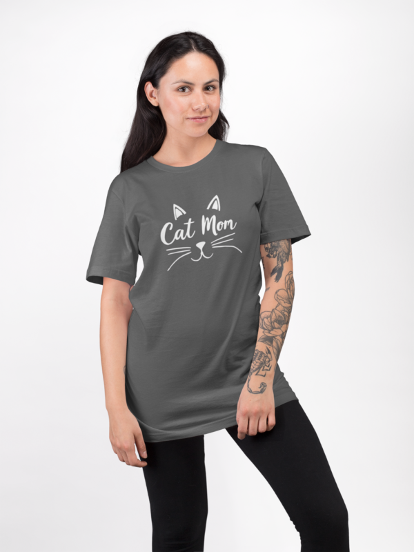 20260420175248-1f13ce1b-e6aa-6ade-ab53-3e09e22a6402.png Minimalist Cat Mom T-Shirt - Artistic Line Art Graphic Tee