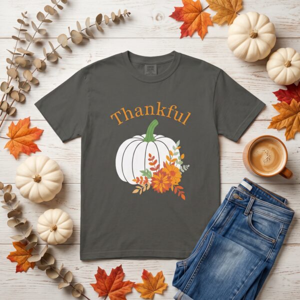 20261011191637-1f1c5a84-7940-6c98-9aba-922be4aa0771.jpg Thankful" Floral Pumpkin Comfort Colors Graphic Tee